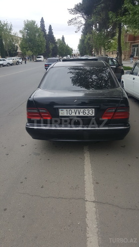 Mercedes E 240 2000, 296,000 km - 2.6 l - Gəncə