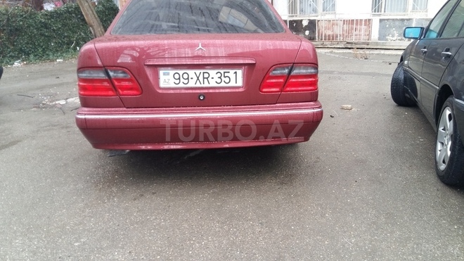 Mercedes E 240 1999, 225,500 km - 2.4 l - Bakı