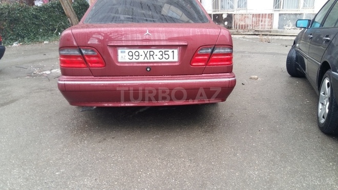 Mercedes E 240 1999, 225,500 km - 2.4 l - Bakı