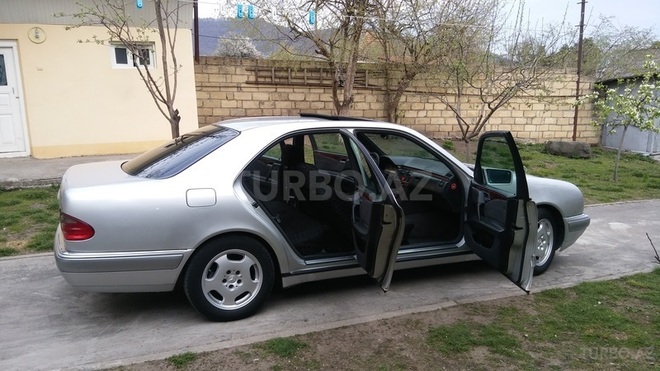 Mercedes E 240 1998, 265,000 km - 2.6 l - Oğuz
