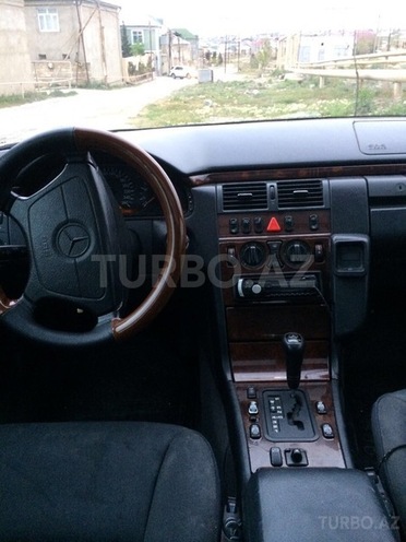 Mercedes E 280 1997, 300,000 km - 2.8 l - Bakı