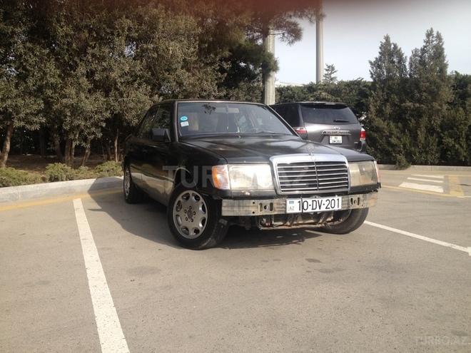 Mercedes E 300 1991, 400,000 km - 3.0 l - Bakı