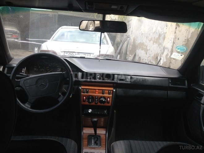 Mercedes E 300 1991, 400,000 km - 3.0 l - Bakı