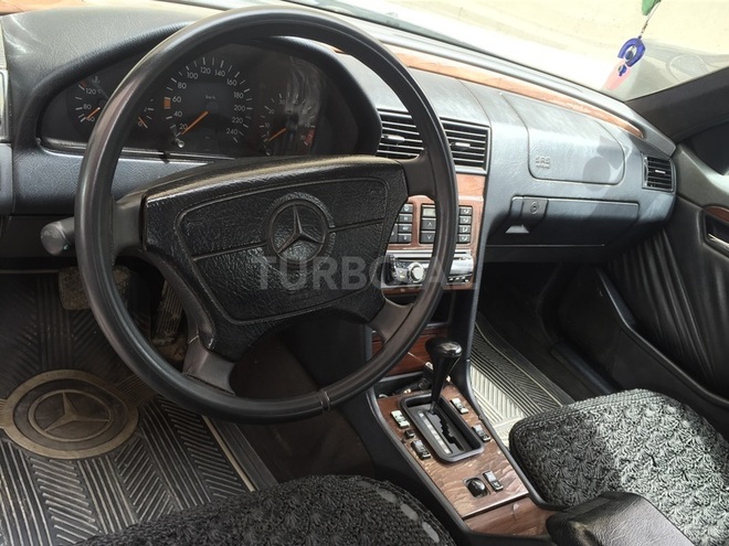 Mercedes C 220 1994, 400,000 km - 2.2 l - Bakı