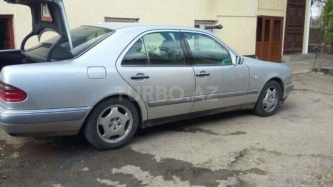 Mercedes E 200 2005, 279,000 km - 2.0 l - Tovuz