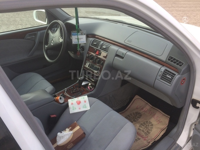 Mercedes E 200 2000, 220,000 km - 2.0 л - Bakı