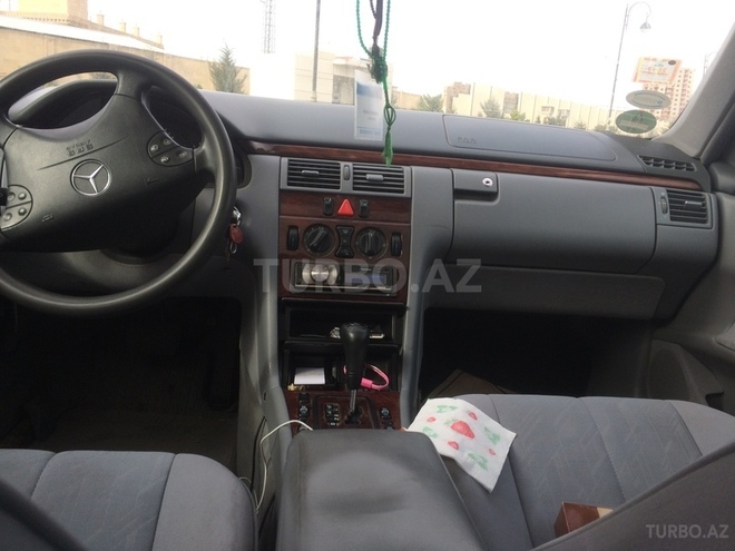 Mercedes E 200 2000, 220,000 km - 2.0 л - Bakı