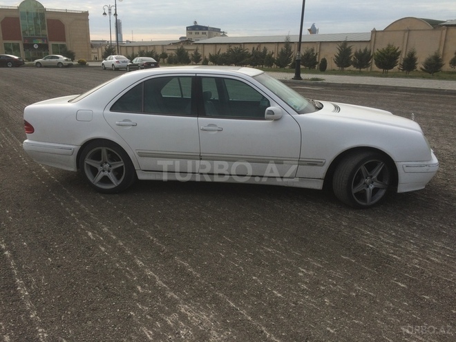Mercedes E 200 2000, 220,000 km - 2.0 л - Bakı