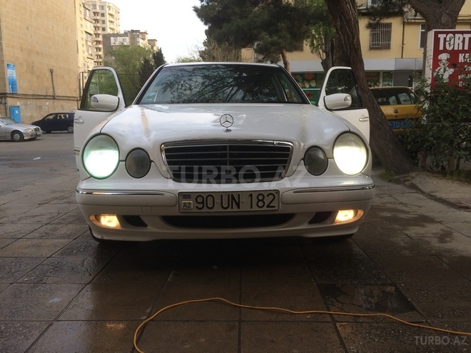 Mercedes E 200 2000, 220,000 km - 2.0 л - Bakı