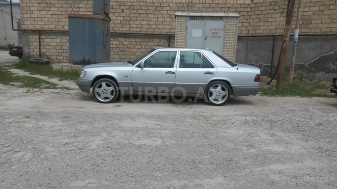 Mercedes E 280 1995, 320,000 km - 2.8 l - Bakı