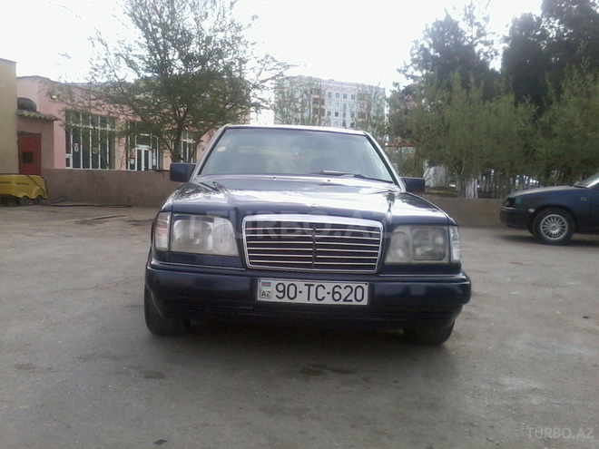 Mercedes E 220 1995, 356,000 km - 2.2 l - Sumqayıt