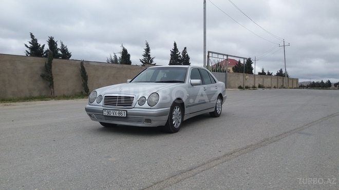 Mercedes E 240 1998, 296,000 km - 2.4 л - Bakı