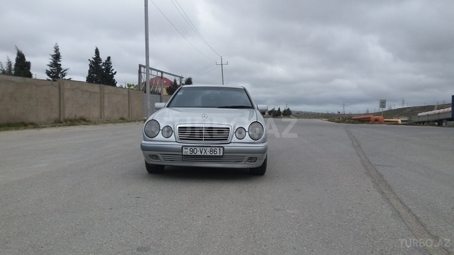 Mercedes E 240 1998, 296,000 km - 2.4 л - Bakı