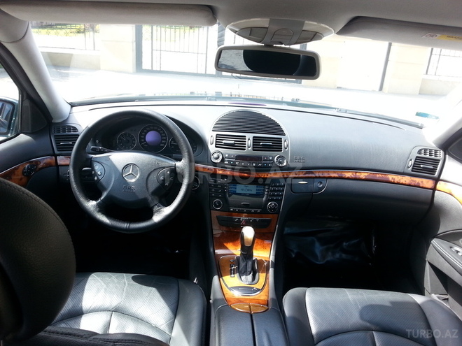 Mercedes E 220 2002, 323,000 km - 2.2 l - Sumqayıt