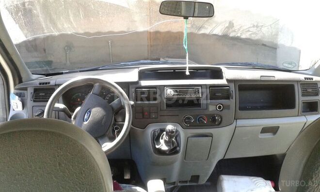 Ford Transit 2006, 228,130 km - 2.4 l - Quba