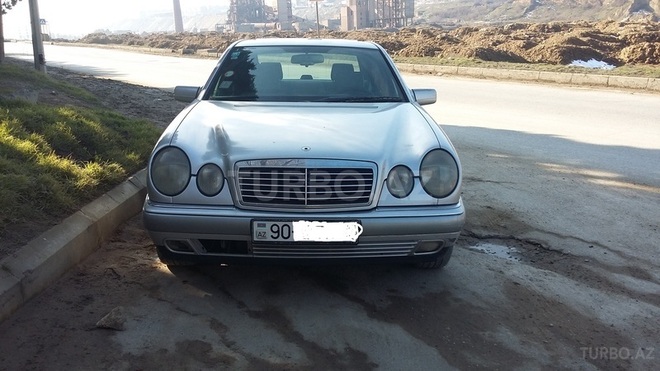 Mercedes E 230 1995, 302,000 km - 2.3 l - Bakı