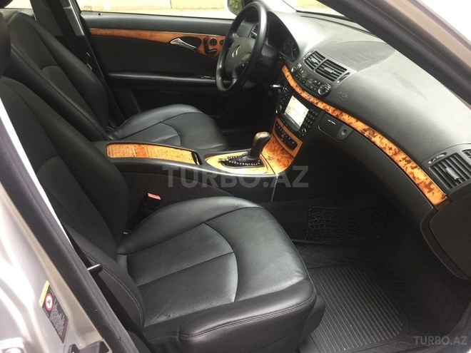 Mercedes E 350 2005, 270,000 km - 3.5 l - Bakı