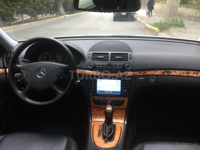 Mercedes E 350 2005, 270,000 km - 3.5 l - Bakı