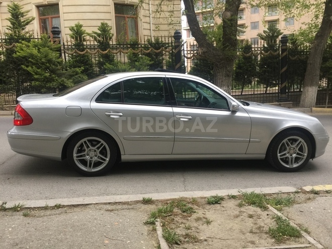 Mercedes E 350 2005, 270,000 km - 3.5 l - Bakı
