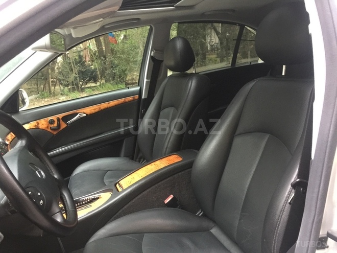 Mercedes E 350 2005, 270,000 km - 3.5 l - Bakı