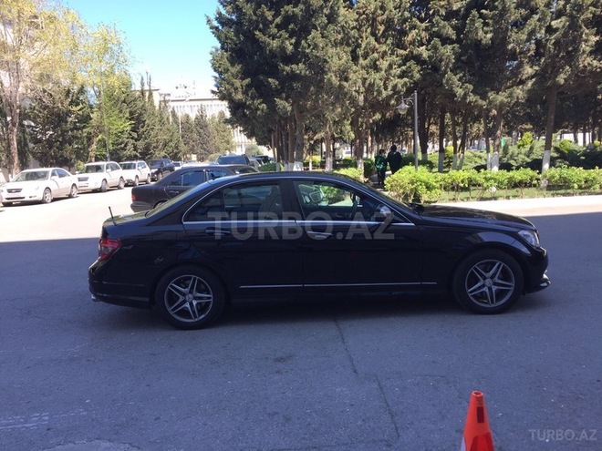 Mercedes C 300 2009, 144,000 km - 3.0 л - Sumqayıt