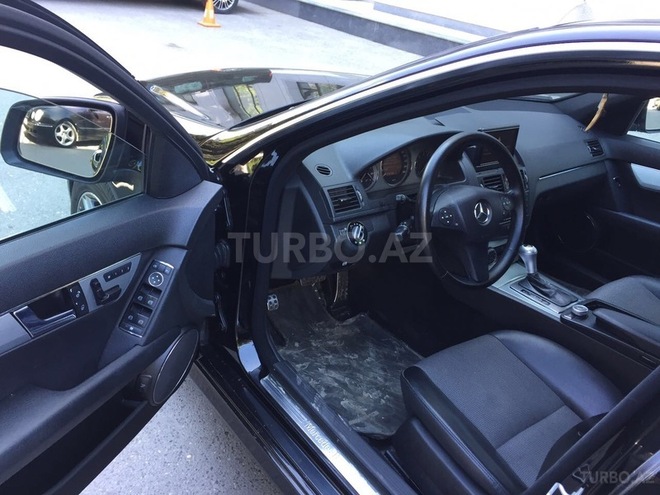 Mercedes C 300 2009, 144,000 km - 3.0 л - Sumqayıt
