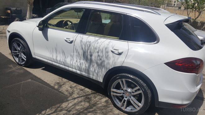 Porsche Cayenne 2013, 97,000 km - 3.6 l - Bakı