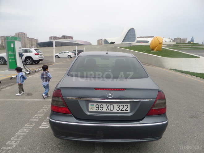 Mercedes E 220 2006, 222,000 km - 2.2 л - Bakı