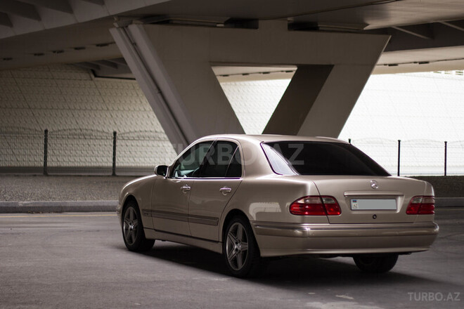 Mercedes E 200 2001, 230,000 km - 2.0 л - Bakı