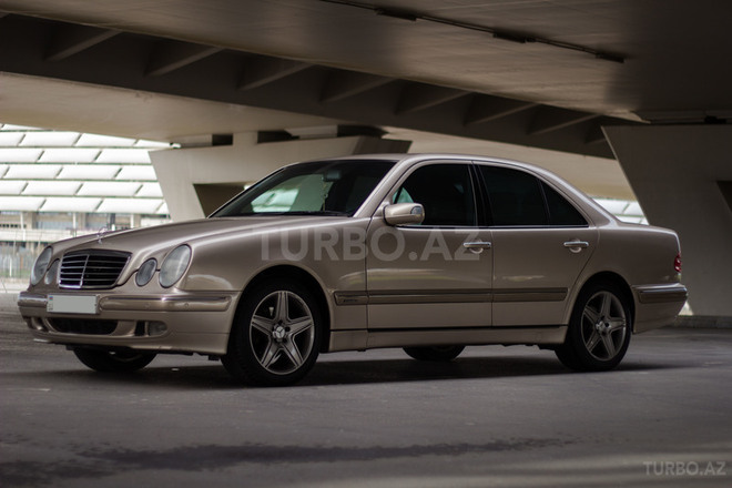 Mercedes E 200 2001, 230,000 km - 2.0 л - Bakı