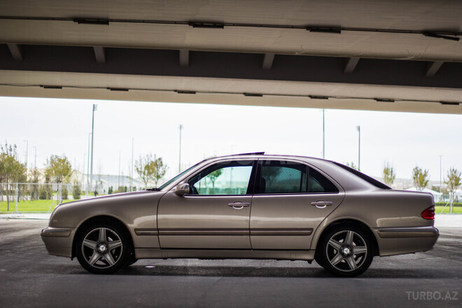 Mercedes E 200 2001, 230,000 km - 2.0 л - Bakı
