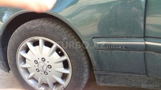 Mercedes E 220 1999, 350,000 km - 2.2 л - Sumqayıt