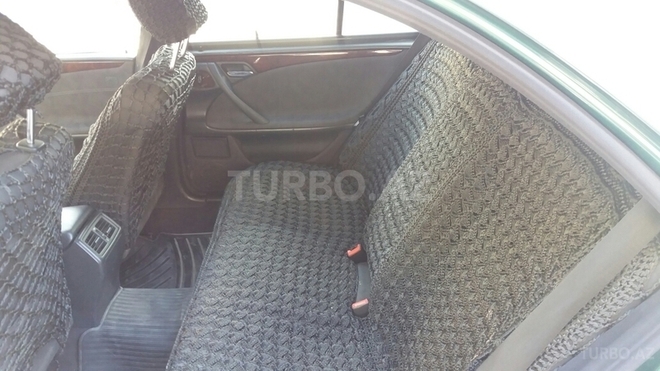 Mercedes E 220 1999, 350,000 km - 2.2 л - Sumqayıt