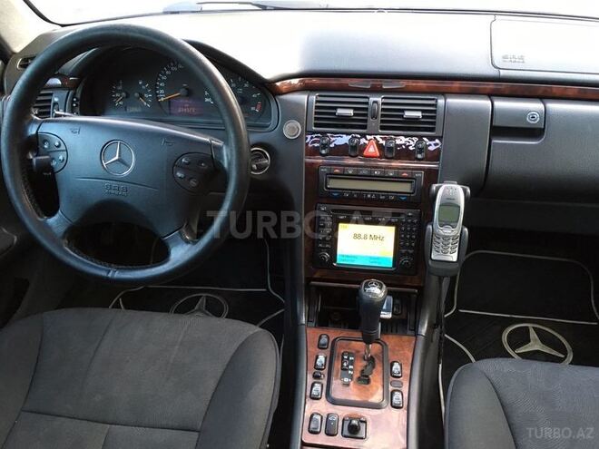 Mercedes E 220 2000, 185,000 km - 2.2 l - Bakı