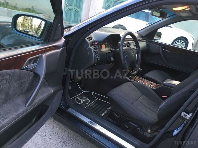 Mercedes E 220 2000, 185,000 km - 2.2 l - Bakı