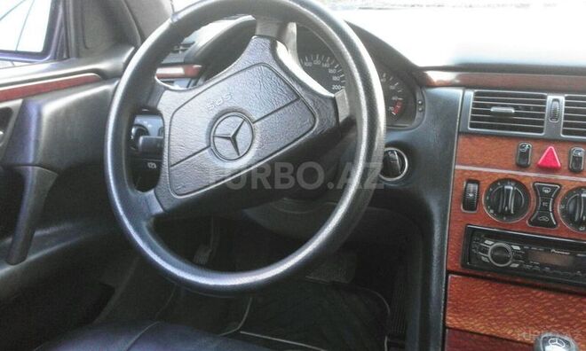 Mercedes E 230 1997, 12,000 km - 2.3 l - Bərdə