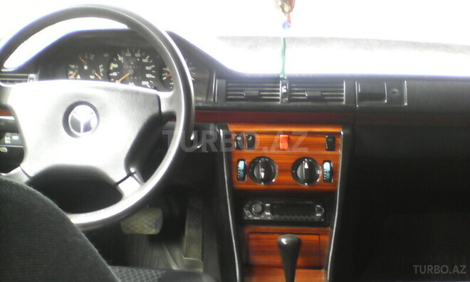 Mercedes E 250 1992, 318,707 km - 0.3 l - Goranboy