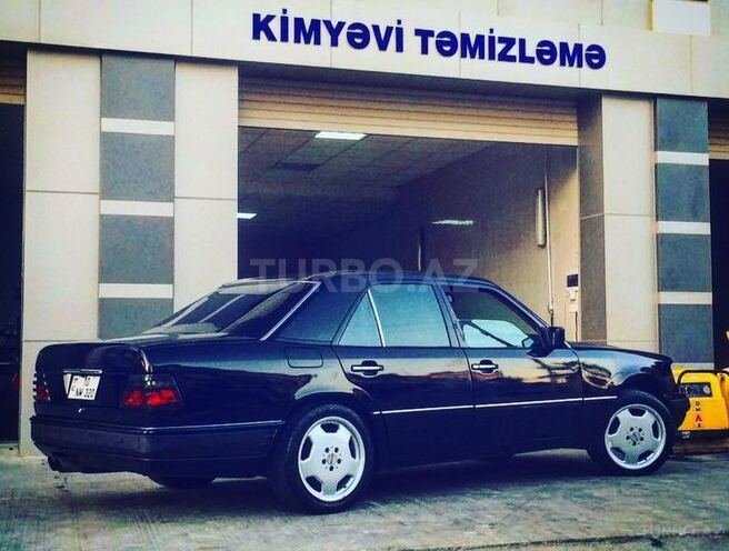 Mercedes E 320 1995, 355,429 km - 3.2 l - Bakı