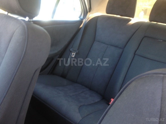Mercedes E 220 2000, 258,700 km - 2.2 l - Sumqayıt