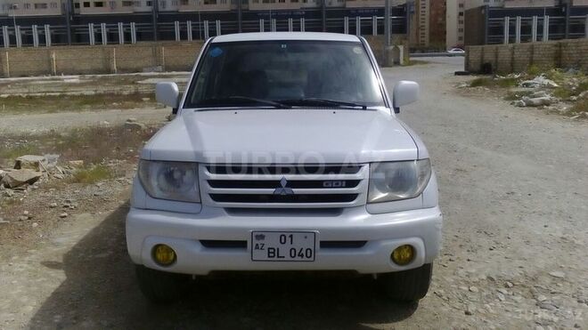 Mitsubishi Pajero io 2001, 195,000 km - 2.0 л - Bakı