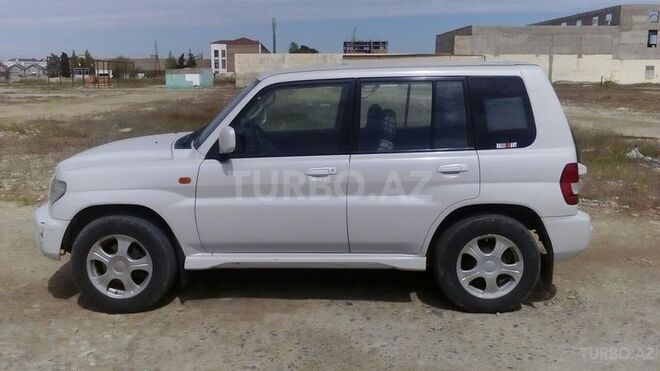 Mitsubishi Pajero io 2001, 195,000 km - 2.0 л - Bakı