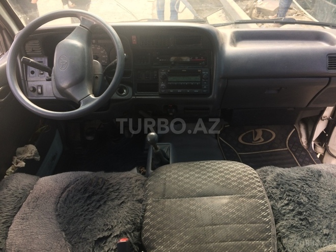 Toyota HiAce 1999, 200,000 km - 2.8 l - Bakı