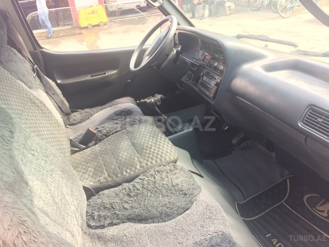 Toyota HiAce 1999, 200,000 km - 2.8 l - Bakı