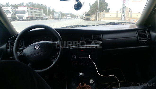 Opel Vectra 1999, 300,000 km - 1.6 l - Sumqayıt