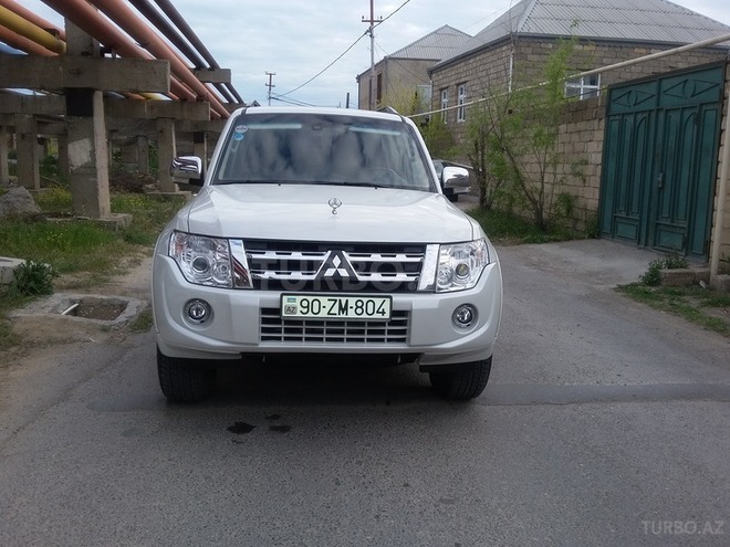 Mitsubishi Pajero 2015, 22,000 km - 3.0 л - Bakı