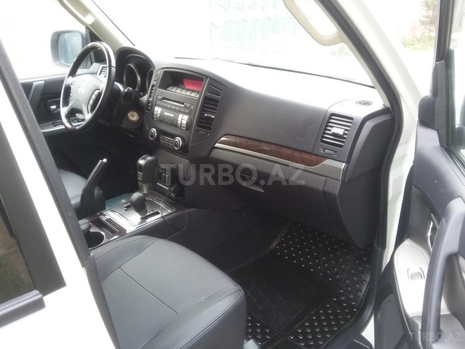 Mitsubishi Pajero 2015, 22,000 km - 3.0 л - Bakı