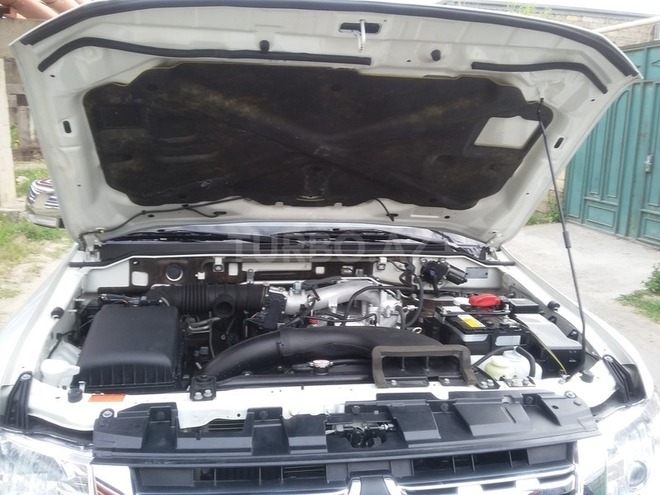 Mitsubishi Pajero 2015, 22,000 km - 3.0 л - Bakı