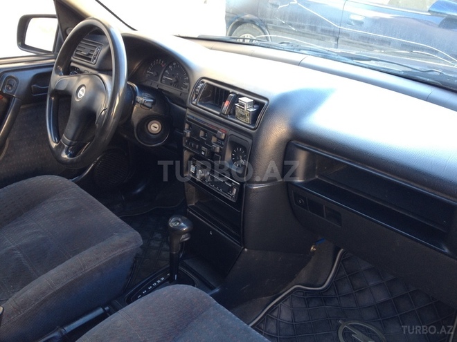 Opel Vectra 1992, 320,000 km - 2.0 л - Bakı
