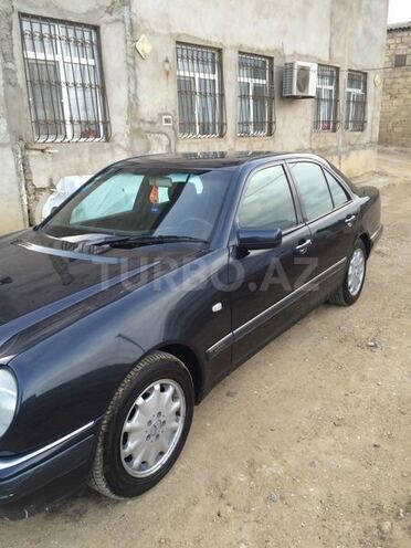 Mercedes E 300 1997, 446,000 km - 0.3 l - Bakı
