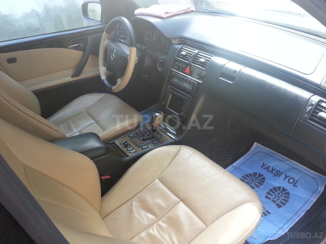Mercedes E 240 2001, 240,000 km - 2.6 l - Bakı